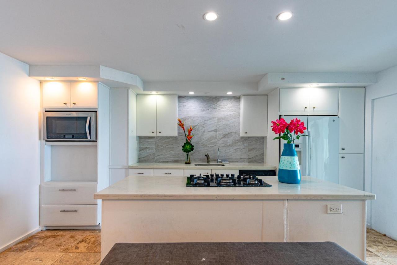 Caprice 14 - Oceanfront Villa - Gated Community With Pool Nassau Esterno foto